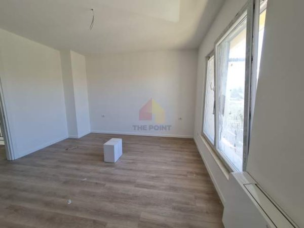 Tirane, jepet me qera Vile 3 Katshe 350 m² 3.000 Euro (Rruga e Vilave, Teg)