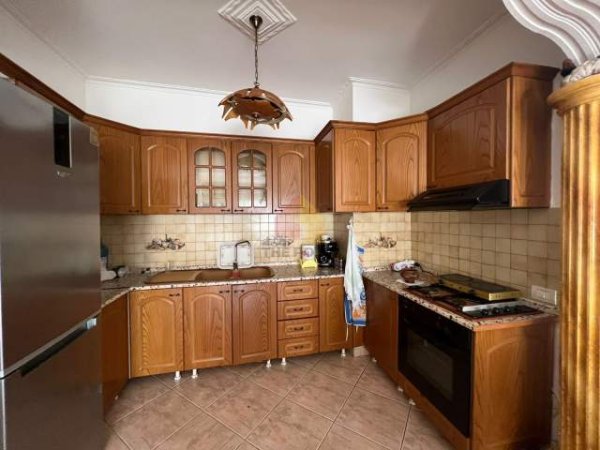 Tirane, jepet me qera apartament 2+1+A+BLK Kati 7, 110 m² 600 Euro (Rruga Andon Zako Cajupi)