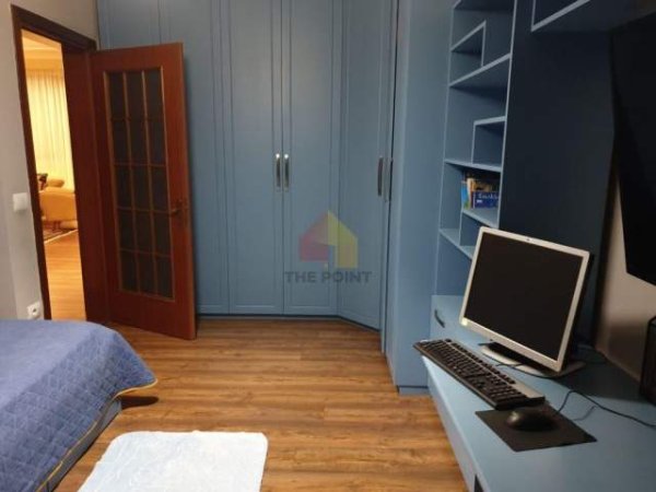 Tirane, jepet me qera 2+1+A Kati 2, 140 m² 1.200 Euro, (Bllok)