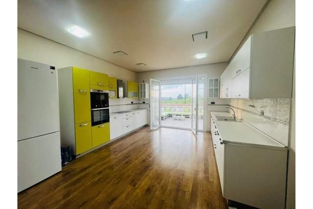 Tirane, jepet me qera Vile 2 Katshe Kati 2, 180 m² 2.000 Euro (Lunder,,  Lunder,  Tiranë,  Shqipëri)