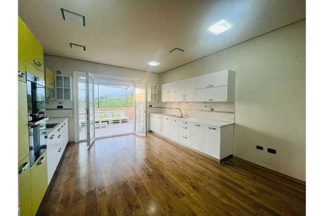 Tirane, jepet me qera Vile 2 Katshe Kati 2, 180 m² 2.000 Euro (Lunder,,  Lunder,  Tiranë,  Shqipëri)