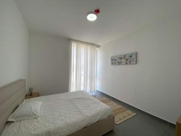 Tirane, jepet me qera apartament duplex 3+1 Kati 0, 175 m² 1.600 Euro (liqeni thate)