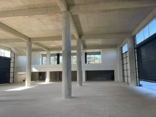 Tirane, jepet me qera ambjent biznesi 12.500 Euro (Kashar)