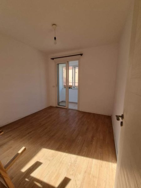 Tirane, jepet me qera apartament 1+1 Kati 0, 57 m² 450 Euro (prane Inxhinierise te Ndertimit)