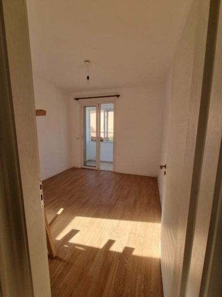 Tirane, jepet me qera apartament 1+1 Kati 0, 57 m² 450 Euro (prane Inxhinierise te Ndertimit)