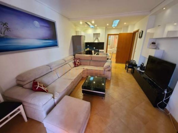 Tirane, jepet me qera apartament 2+1 Kati 4, 107 m² 450 Euro (OPP+33707)