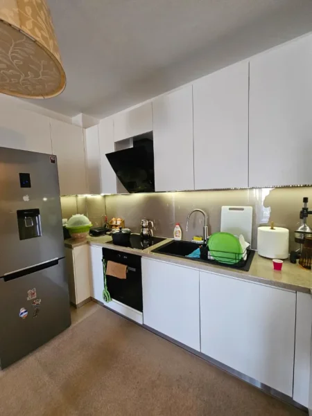 Tirane, shitet apartament 2+1+Ballkon Kati 4, 95 m² 223.000 € (Qytet Studenti)