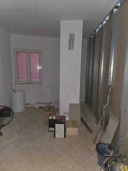 Tirane, shitet apartament 1+1 Kati 5, 96.600 € (Restorant Fresku)