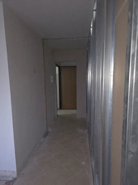 Tirane, shitet apartament 1+1 Kati 5, 96.600 € (Restorant Fresku)
