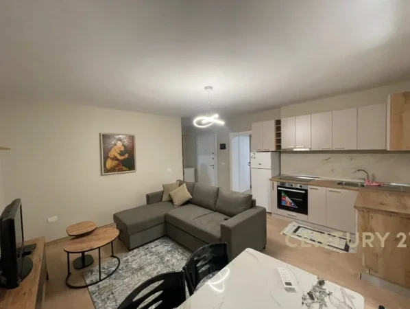 Tirane, jepet me qera apartament 2+1 Kati 4, 70 m² 650 € (Rruga Muhamet Gjollesha)