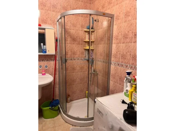 Tirane, jepet me qera apartament 2+1 Kati 7, 80 m² 750 € (Komuna e Parisit)