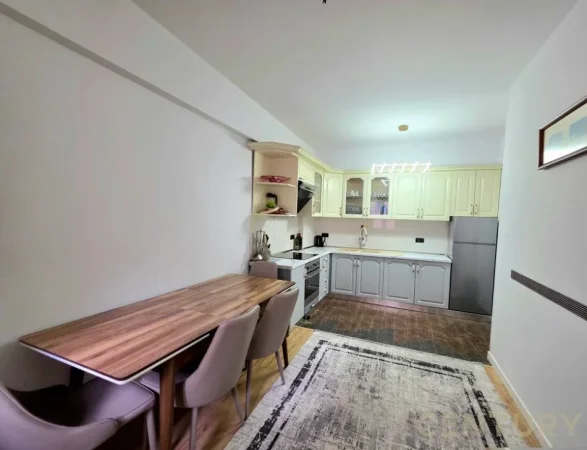 Tirane, jepet me qera apartament 2+1 Kati 2, 112 m² 800 € (Rruga Muhamet Gjollesha)