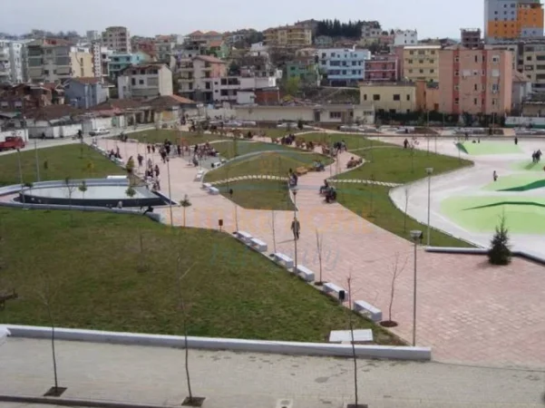 Tirane, shitet apartament 1+1 Kati 3, 108 m² 275.000 € (Ali demi)