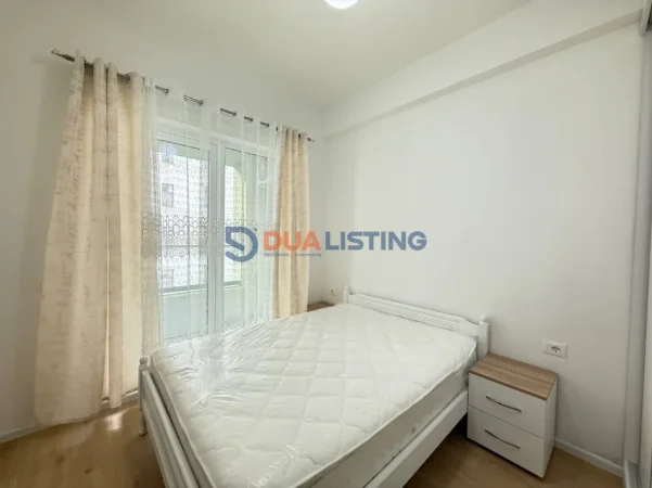 Tirane, jepet me qera apartament 1+1 , 60 m² 400 € (Ali Demi)