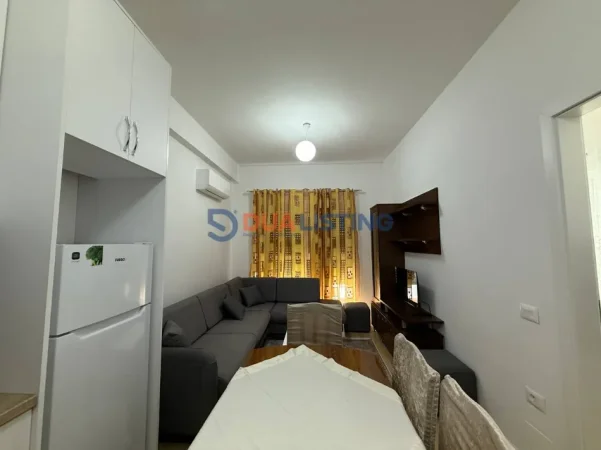 Tirane, jepet me qera apartament 1+1 , 60 m² 400 € (Ali Demi)