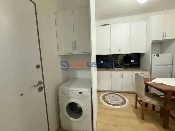 Tirane, jepet me qera apartament 1+1 , 60 m² 400 € (Ali Demi)