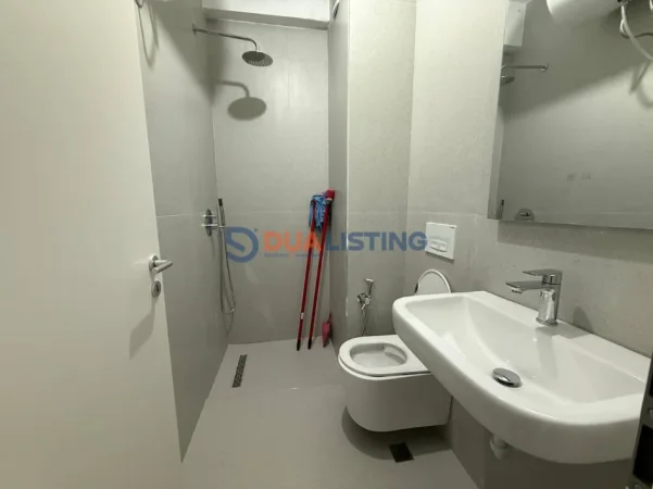 Tirane, jepet me qera apartament 1+1 , 60 m² 400 € (Ali Demi)
