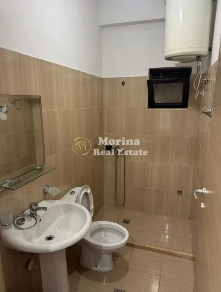 Tirane, jepet me qera shtepi 1+1 Kati 2, 60 m² 400 € (Oxhaku)