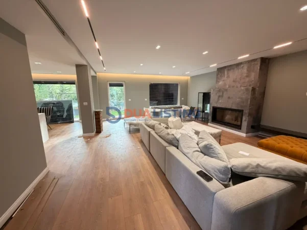 Tirane, jepet me qera Vile 3+1 , 500 m² 4.000 € (Teg)