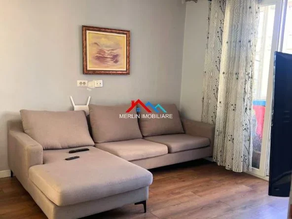 Tirane, shitet apartament 2+1+Ballkon Kati 4, 76 m² 141.000 € (RRUGA ARKITEKT KASEMI,BRRYLI.)