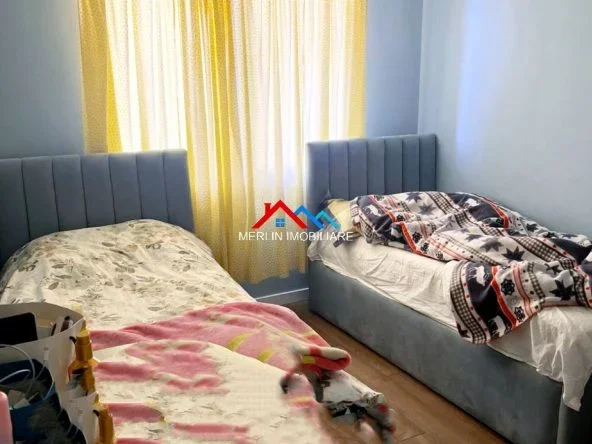 Tirane, shitet apartament 2+1+Ballkon Kati 4, 76 m² 141.000 € (RRUGA ARKITEKT KASEMI,BRRYLI.)