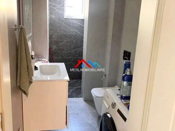 Tirane, shitet apartament 2+1+Ballkon Kati 4, 76 m² 141.000 € (RRUGA ARKITEKT KASEMI,BRRYLI.)