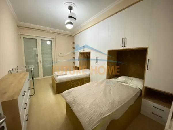 Tirane, jepet me qera apartament 2+1+Ballkon Kati 3, 117 m² 730 € (Liqeni i Thate)