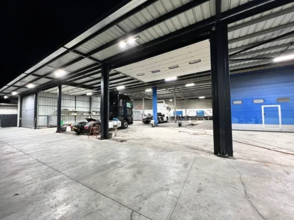 Tirane, jepet me qera ambjent biznesi Kati 0, 500 m² 2.000 € (Vore)