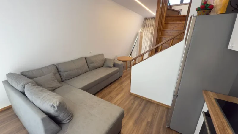 Tirane, jepet me qera apartament 2+1 , 80 m² 650 € (Babrru)