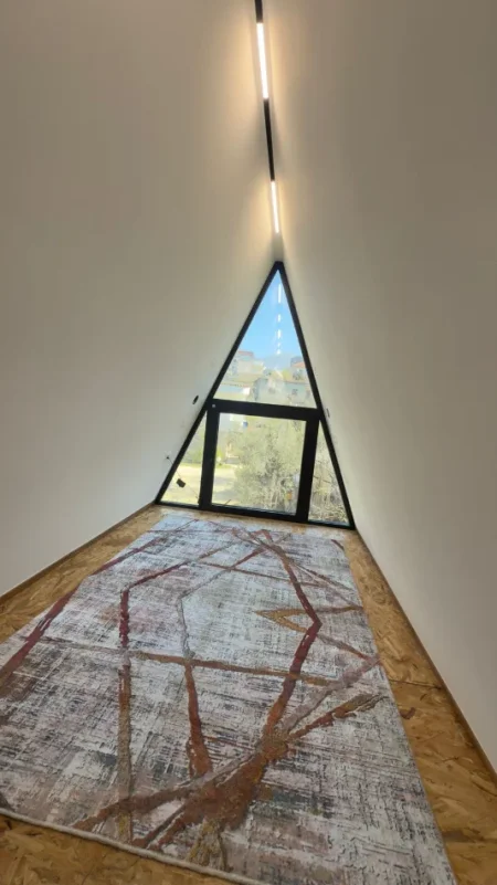 Tirane, jepet me qera apartament 2+1 , 80 m² 650 € (Babrru)