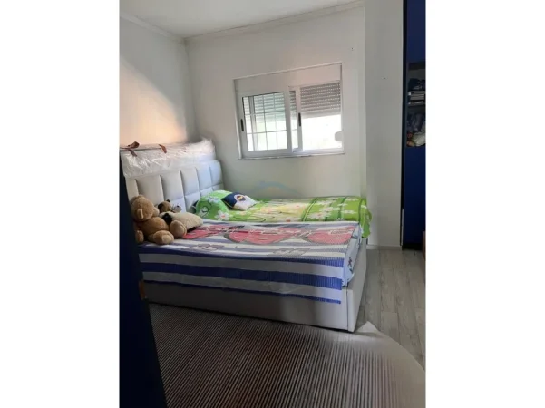 Tirane, jepet me qera apartament 2+1 Kati 7, 80 m² 750 € (Komuna e Parisit)