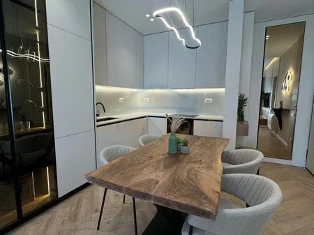 Tirane, jepet me qera apartament 2+1 Kati 9, 114 m² 18.000 € (Rruga Mine Peza, Golden Tower Residence)