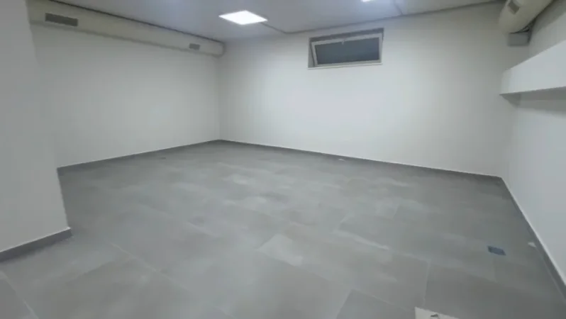 Tirane, jepet me qera ambjent biznesi Kati 0, 130 m² 1.800 € (Vasil Shanto)