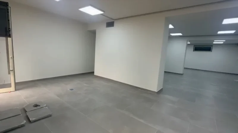 Tirane, jepet me qera ambjent biznesi Kati 0, 130 m² 1.800 € (Vasil Shanto)