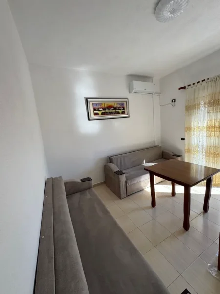 Tirane, jepet me qera apartament 1+1+Ballkon Kati 2, 60 m² 400 € (JORDAN MISJA)