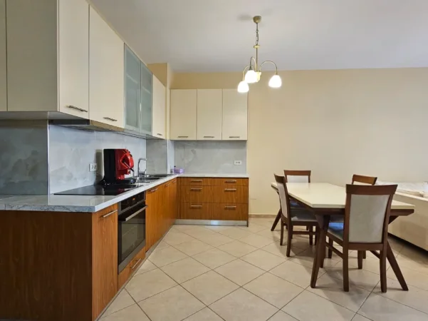 Tirane, jepet me qera apartament 2+1+Aneks+Ballkon Kati 3, 120 m² 700 € tek ZOGU I ZI