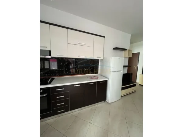 Tirane, jepet me qera apartament 2+1 Kati 6, 61 m² 350 € 