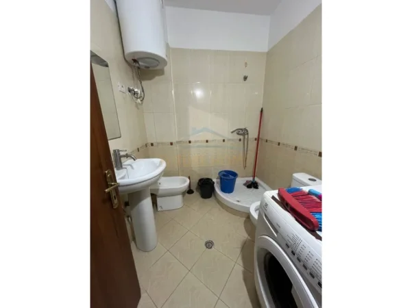 Tirane, jepet me qera apartament 2+1 Kati 6, 61 m² 350 € 