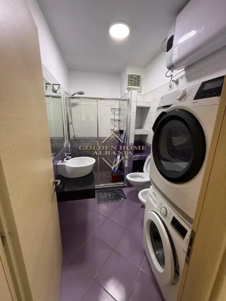 Tirane, jepet me qera apartament , 87 m² (ali demi)