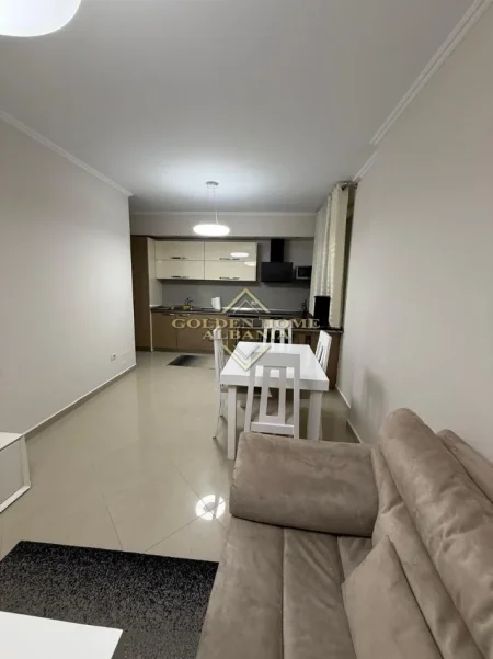 Tirane, jepet me qera apartament , 87 m² (ali demi)