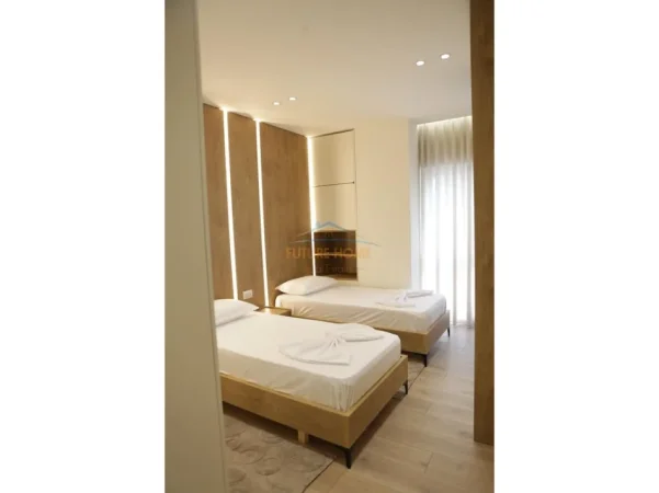 Tirane, jepet me qera apartament 2+1 Kati 4, 119 m² 1.200 € (Zogu i Zi)