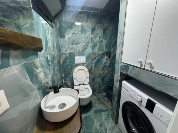 Tirane, jepet me qera shtepi 3 Katshe , 80 m² 650 € (Babrru.)