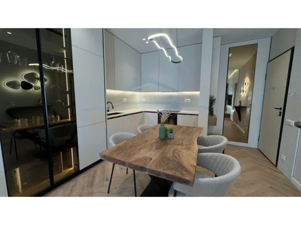 Tirane, jepet me qera apartament 2+1 Kati 9, 113 m² 1.800 € (Rr.Mine Peza)