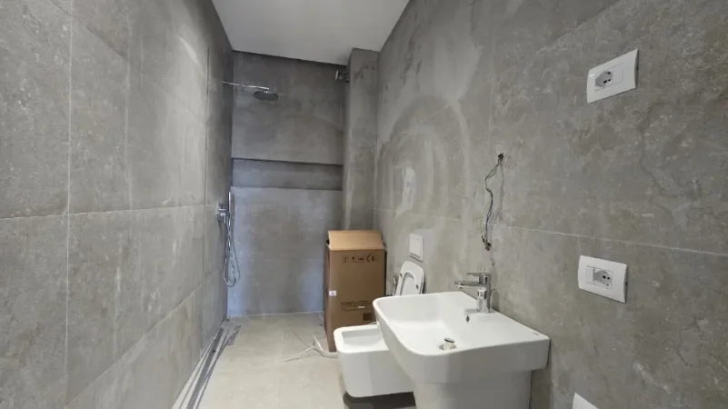 Tirane, shes apartament 1+1+Ballkon Kati 7, 63 m² 215.000 € (Rruga e Barrikadave)