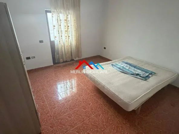 Tirane, jepet me qera apartament 2+1+Ballkon Kati 2, 110 m² 468 € (RRUGA JORDAN MISJA)