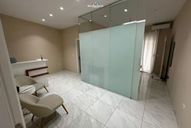 Tirane, jepet me qera zyre Kati 6, 71 m² 670 € (komuna e parisit)