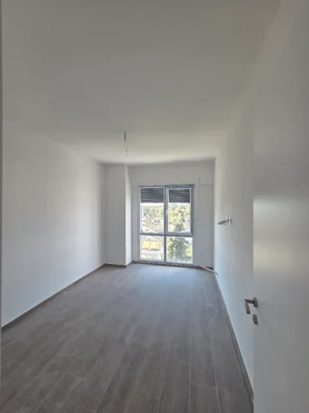 Tirane, shes apartament 2+1 Kati 3, 69 m² 120.000 € (Golem)