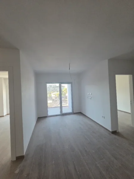 Tirane, shes apartament 2+1 Kati 3, 69 m² 120.000 € (Golem)