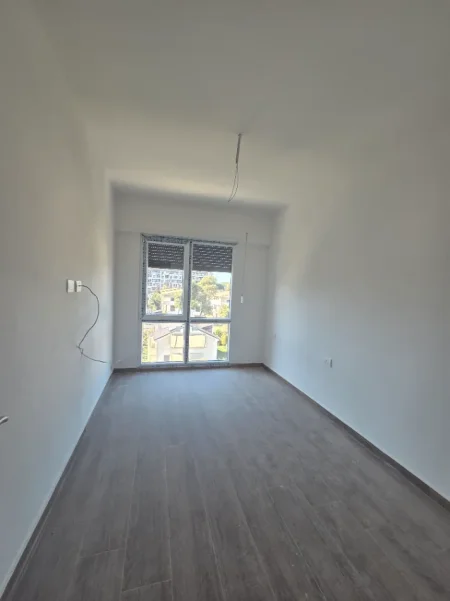 Tirane, shes apartament 2+1 Kati 3, 69 m² 120.000 € (Golem)