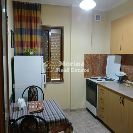 Tirane, jepet me qera apartament 1+1 Kati 2, 47 m² 350 € (Ish Parku i Autobusave)
